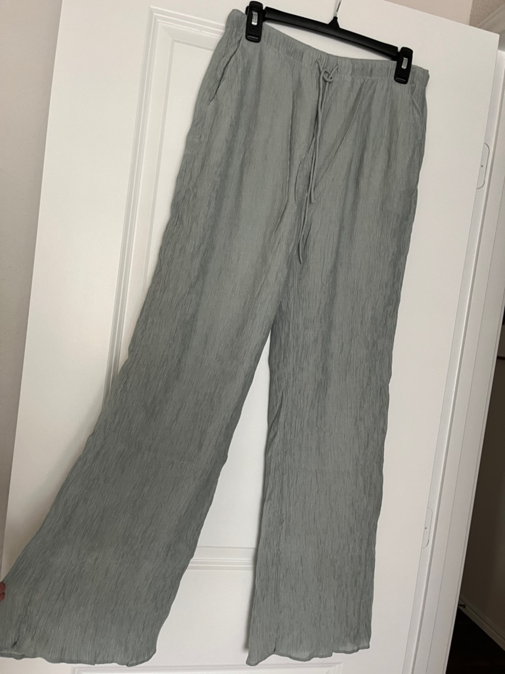 Abercrombie & Fitch Gray Crinkle Wide-Leg Drawstring Pants